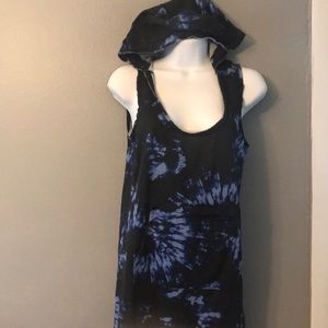 Jessica Simpson racers back workout shirt